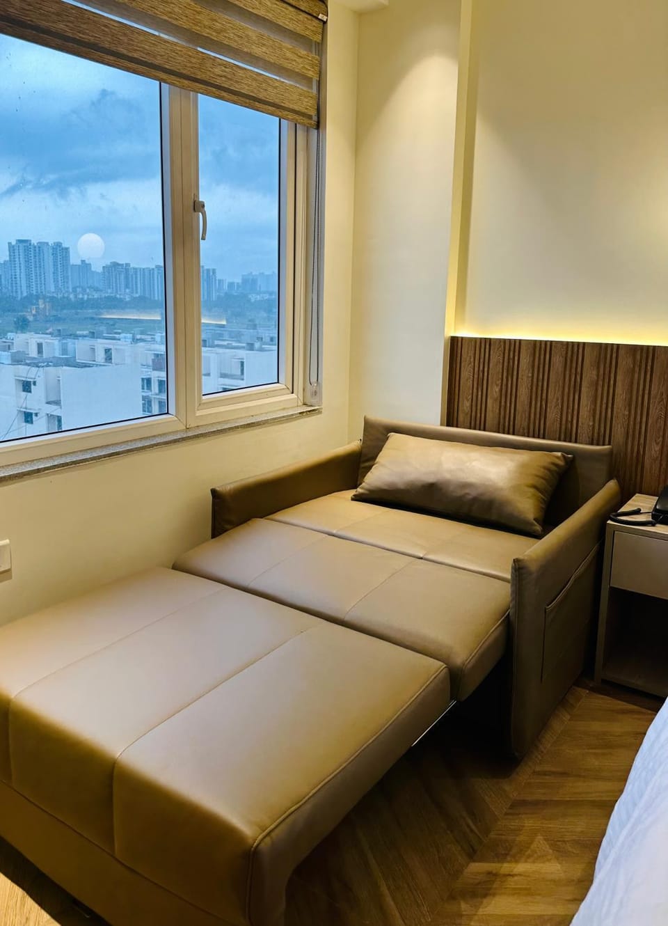 Bed, Seating area