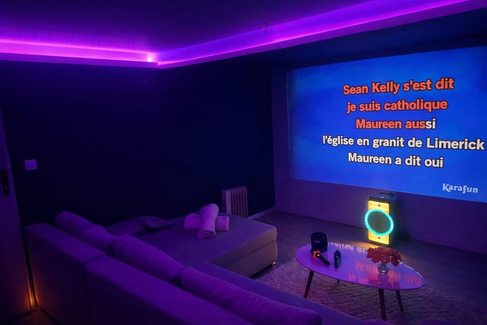 Suite Privé avec Spa haut de gamme, Salle de Cinéma, Massage etc Bed and Breakfast in Auvergne-Rhône-Alpes