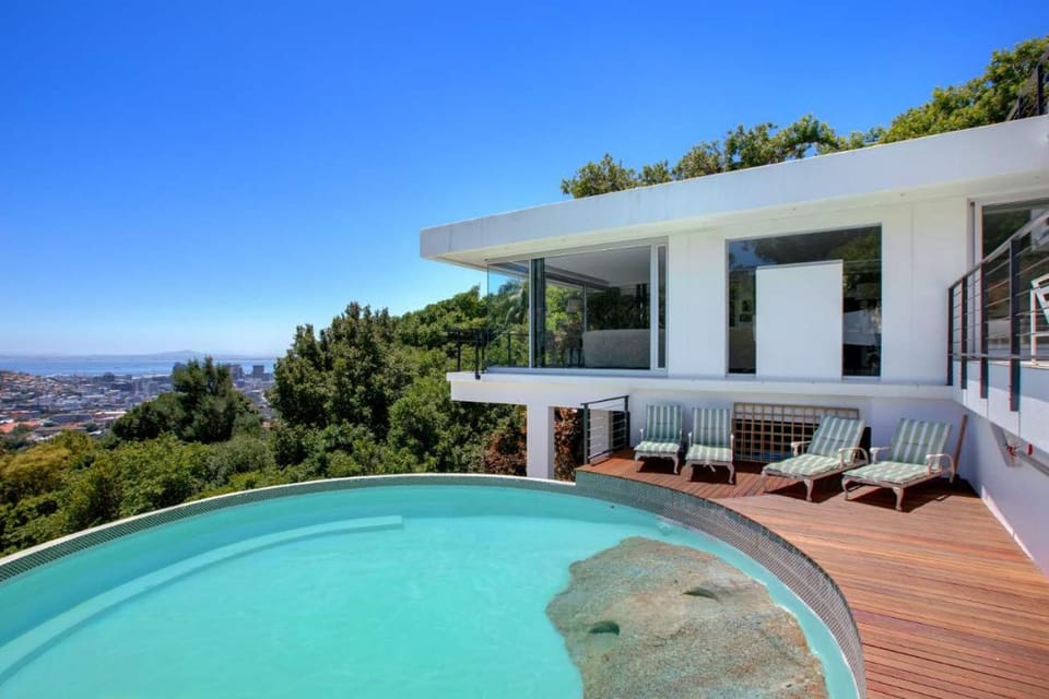 Beautiful Views, Pool, Located at the foot of Table Mountain - At Altitude Cape Town Villa in Cape Town