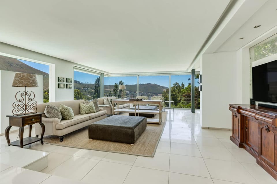 Beautiful Views, Pool, Located at the foot of Table Mountain - At Altitude Cape Town Villa in Cape Town
