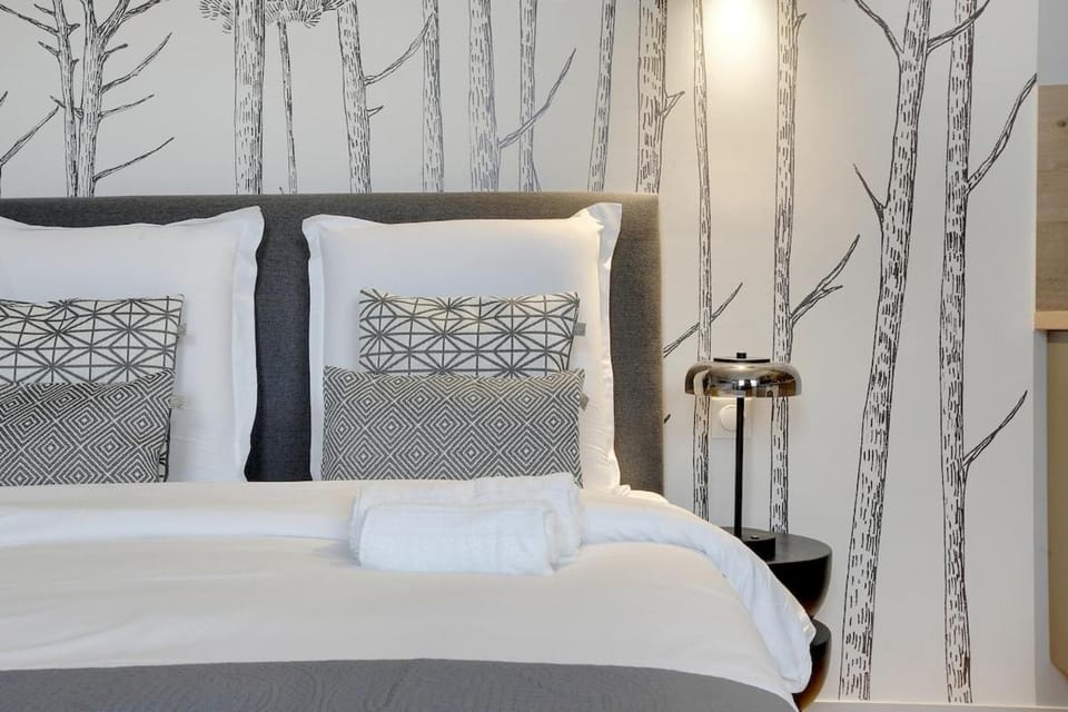 Refined air-conditioned studio in Neuilly Apartment in Paris