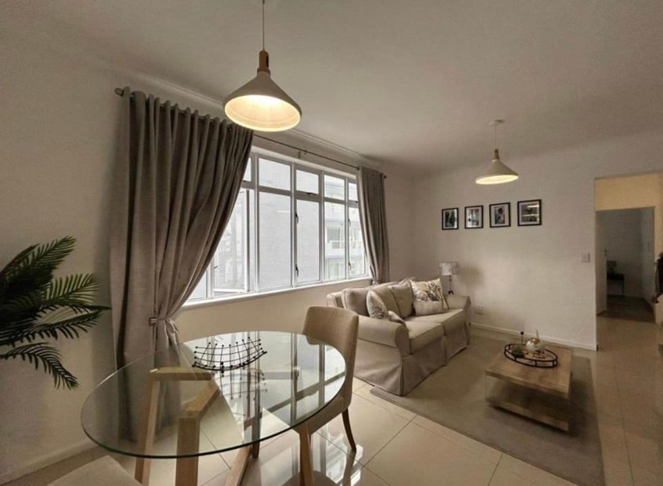 Beachfront Oasis Apartment in Sea Point