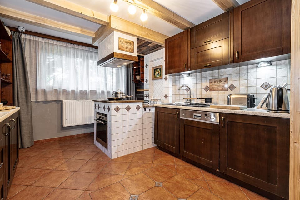 Coffee/tea facilities, Kitchen or kitchenette, Kitchen or kitchenette, dishwasher, oven, stove, toaster