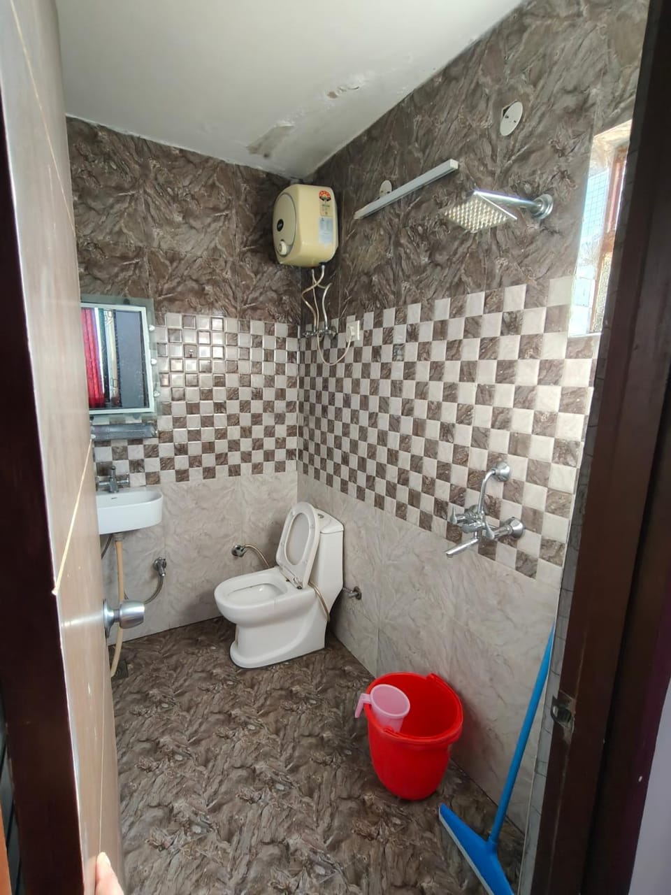 Prime Location 2BHK Near Railway Station Apartment in Jaipur