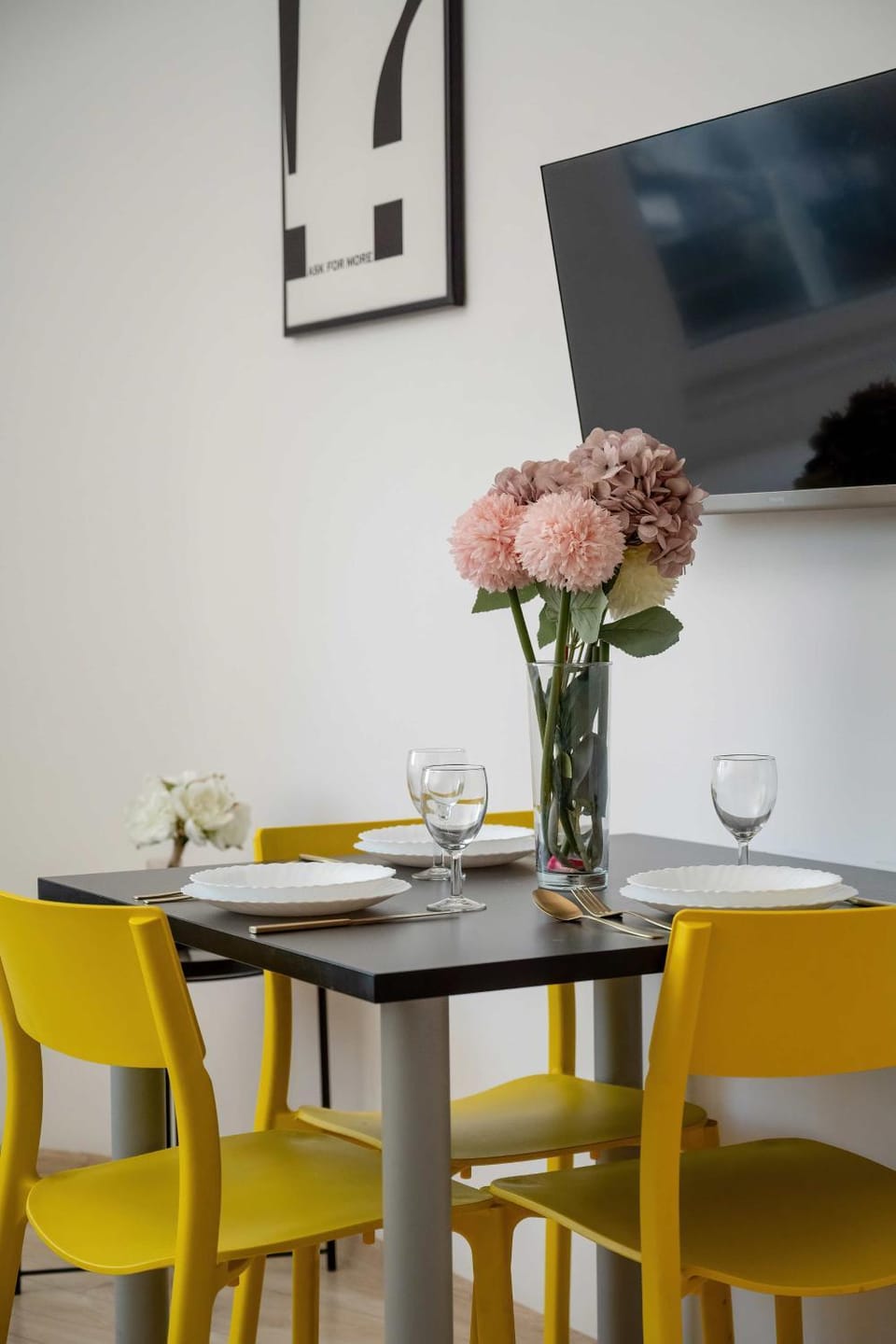 TV and multimedia, Dining area
