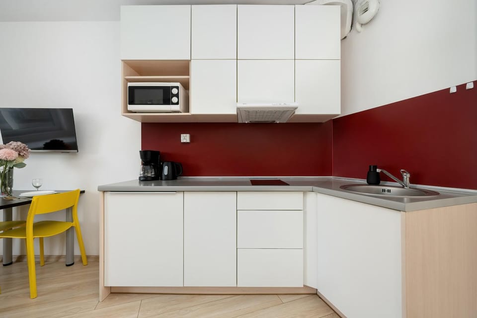 TV and multimedia, Coffee/tea facilities, Kitchen or kitchenette, dishwasher, oven, pet friendly, stove