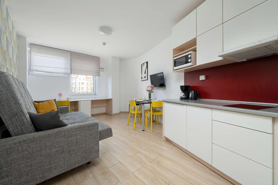 Kitchen or kitchenette, Living room, Seating area, stove