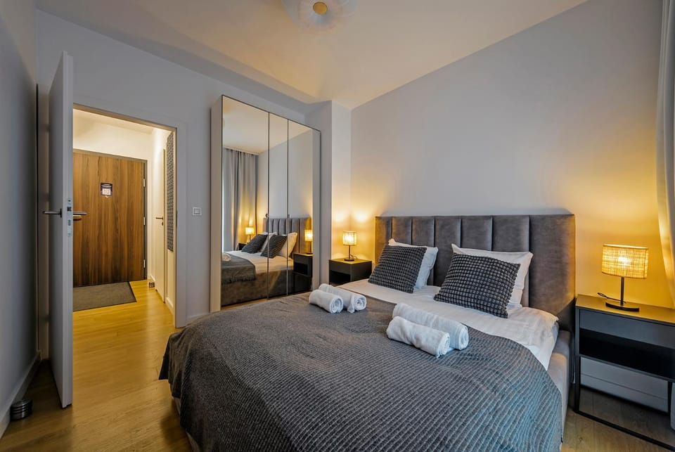 Bed, Photo of the whole room, Bedroom, wardrobe