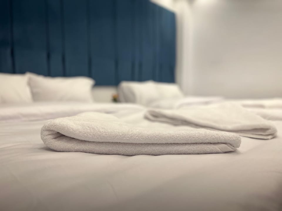 Bed, Photo of the whole room, towels