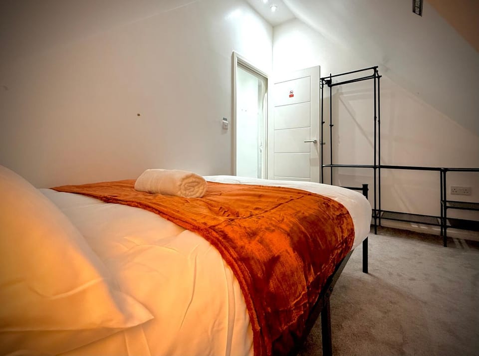 Bed, Bedroom