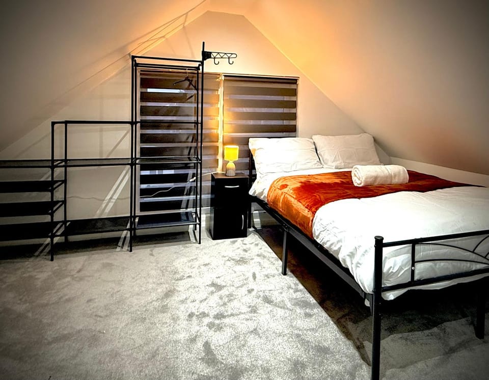 Bed, Bedroom