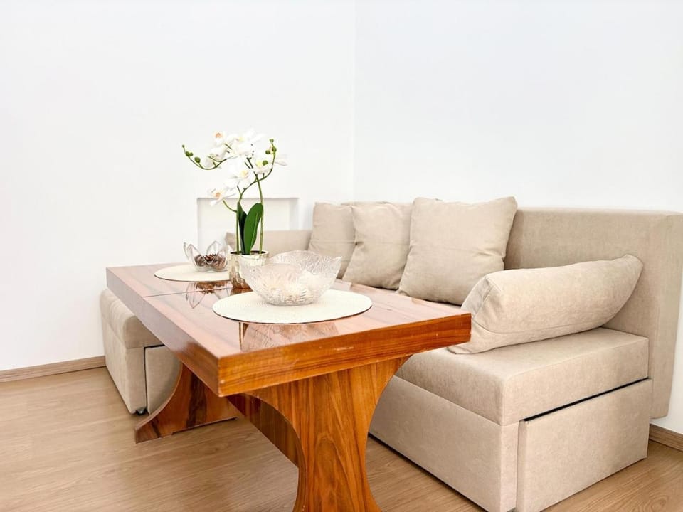 TV and multimedia, Living room, Seating area, internet