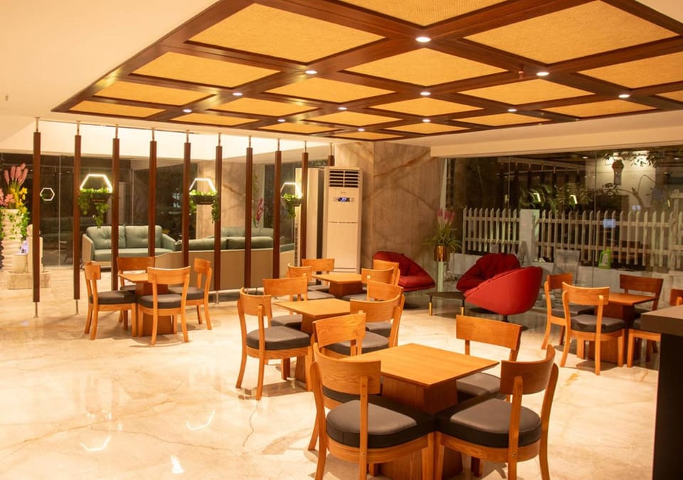 Restaurant/places to eat, Seating area