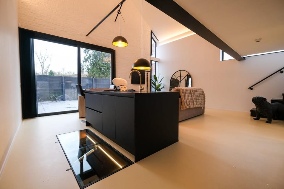 Kitchen or kitchenette, Lounge or bar