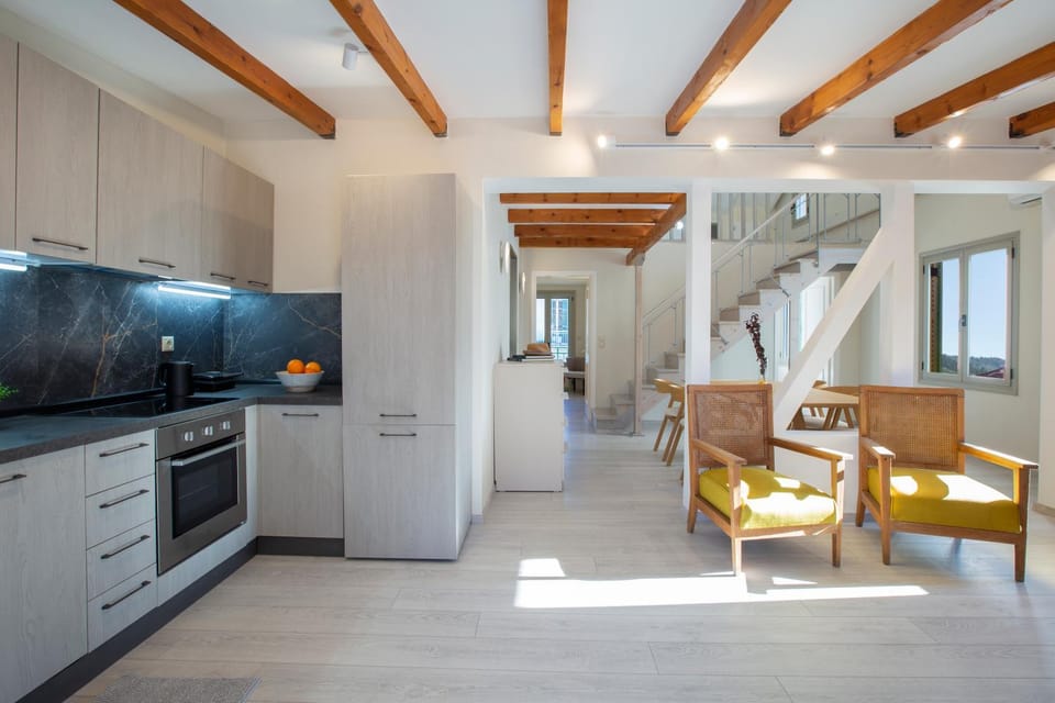 Kitchen or kitchenette, Living room, Seating area, oven, stove