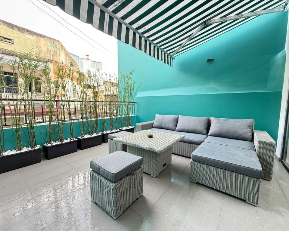 Patio, Balcony/Terrace, Seating area