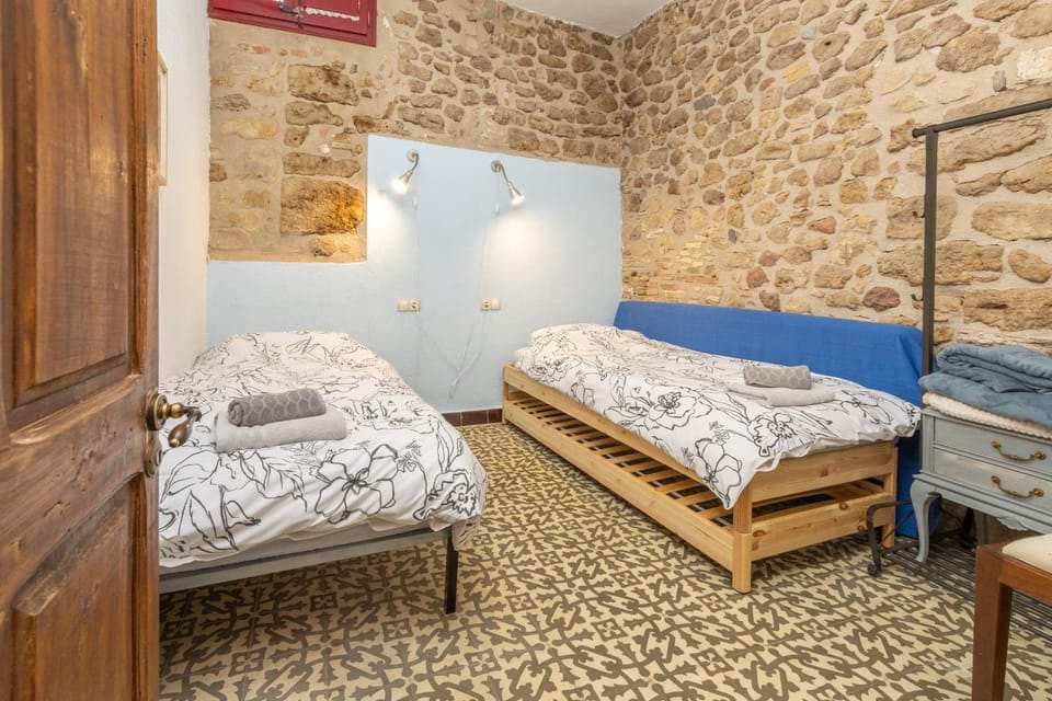Property building, Living room, Bedroom