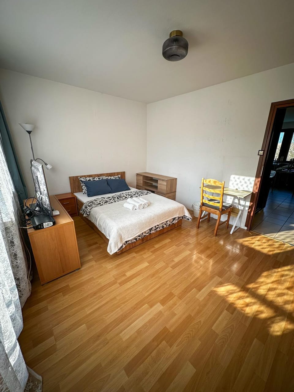 Bed, Photo of the whole room, Bedroom