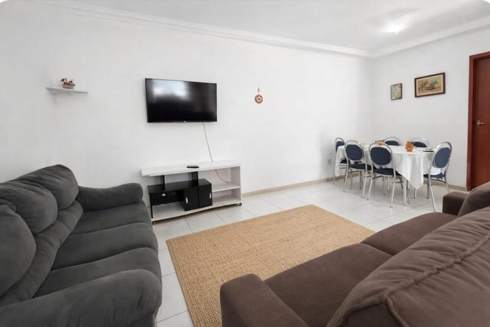 Apartamento 3 quartos - Praia dos Ingleses 600 m do Mar , WI-FI, Churrasqueira, Pet-friendly, Garagem Fechada Apartment in Florianopolis