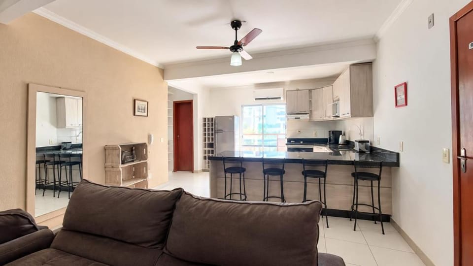 Apartamento 3 quartos - Praia dos Ingleses 600 m do Mar , WI-FI, Churrasqueira, Pet-friendly, Garagem Fechada Apartment in Florianopolis