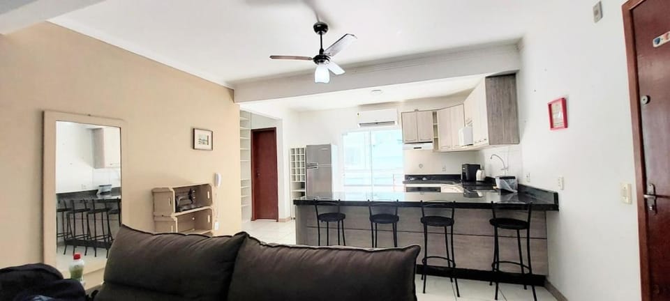 Apartamento 3 quartos - Praia dos Ingleses 600 m do Mar , WI-FI, Churrasqueira, Pet-friendly, Garagem Fechada Apartment in Florianopolis