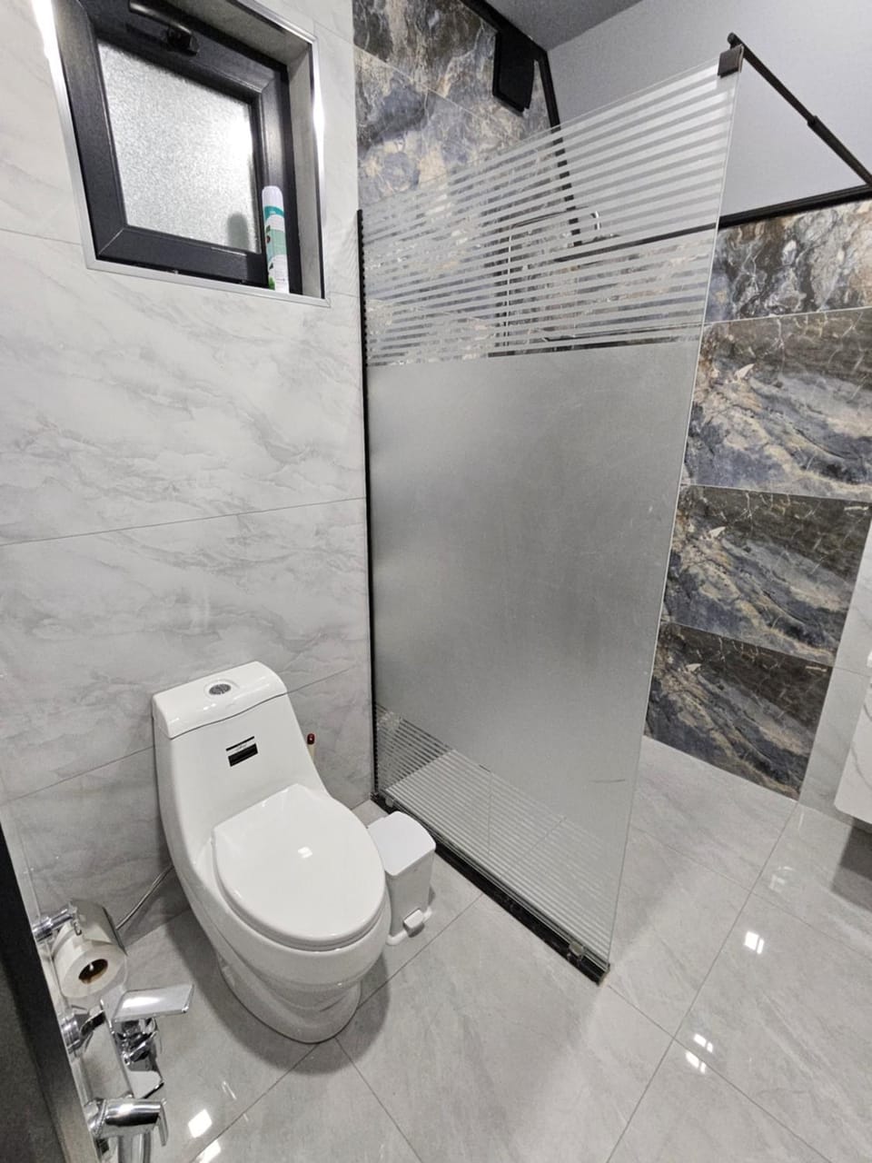 Shower, Toilet, Bathroom