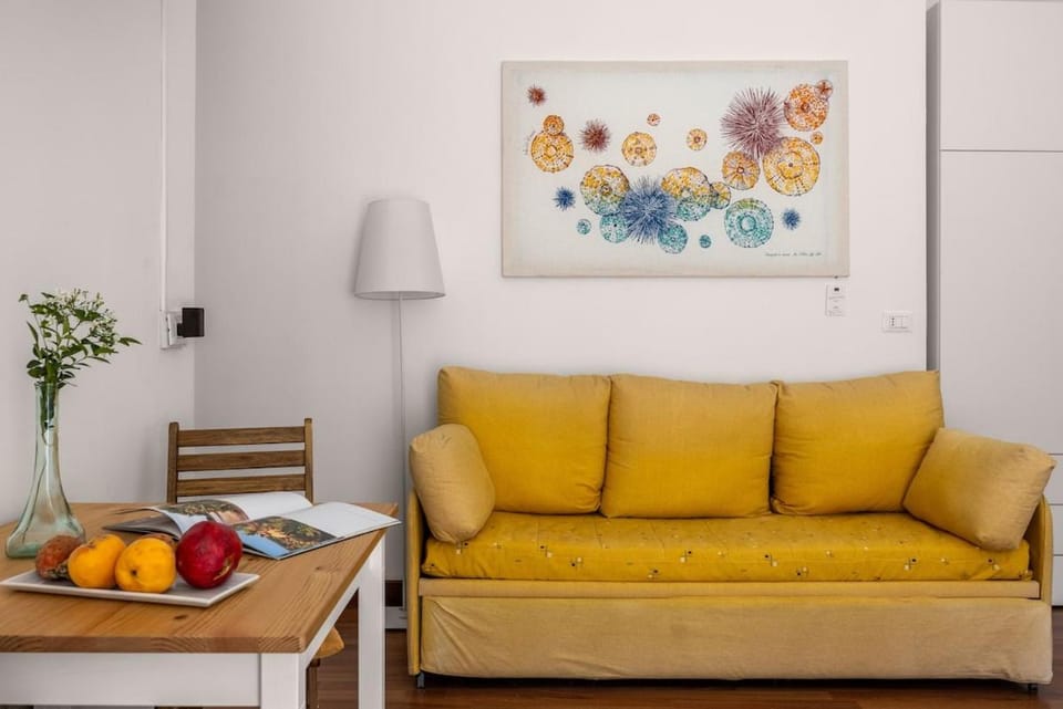 Sunny studio with terrace in best central area Apartment in Palermo
