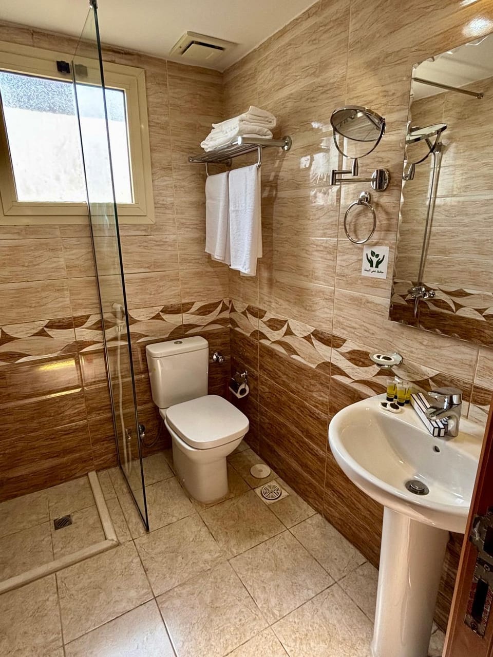 Toilet, Bathroom, bidet, towels