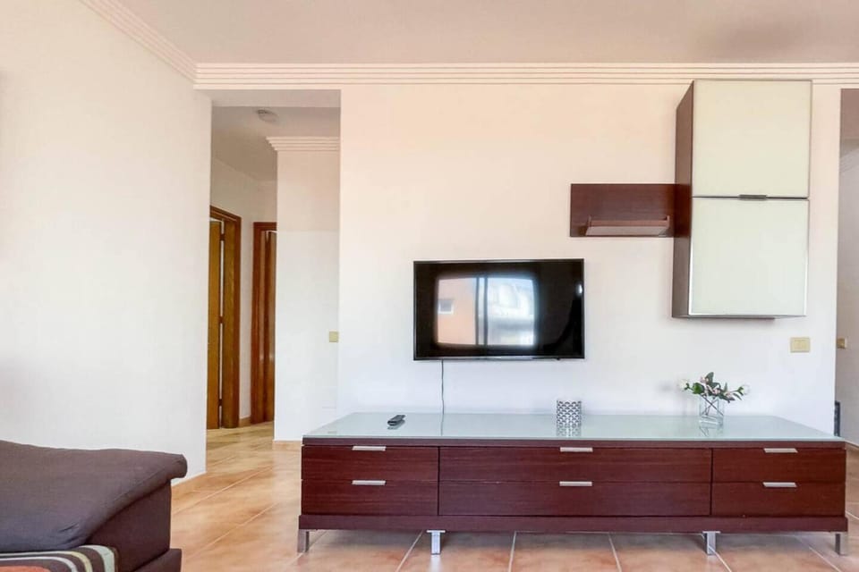 Communal lounge/ TV room, TV and multimedia, Living room, Evening entertainment
