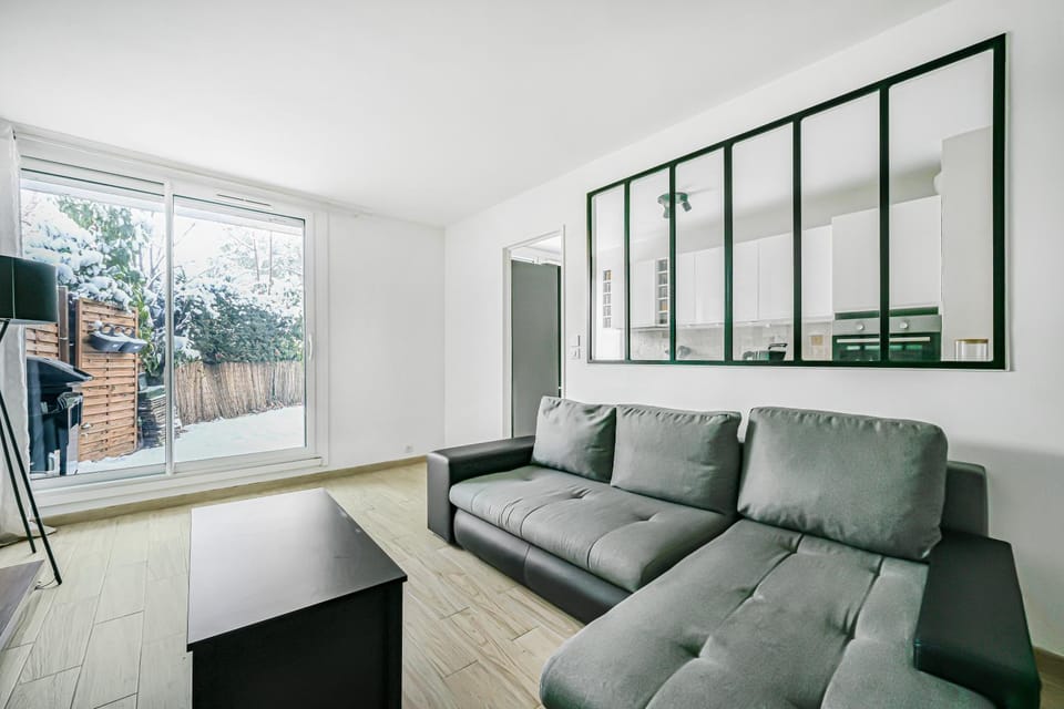 Le Petit Bezonnais - 4prsn - Proche Paris - Jardin Apartment in Sartrouville