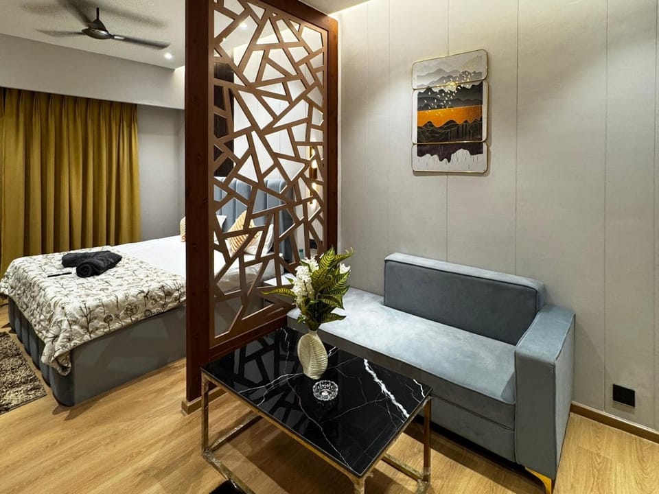 Tranquil Stay - Luxury Apartment in Noida Apartment in Noida