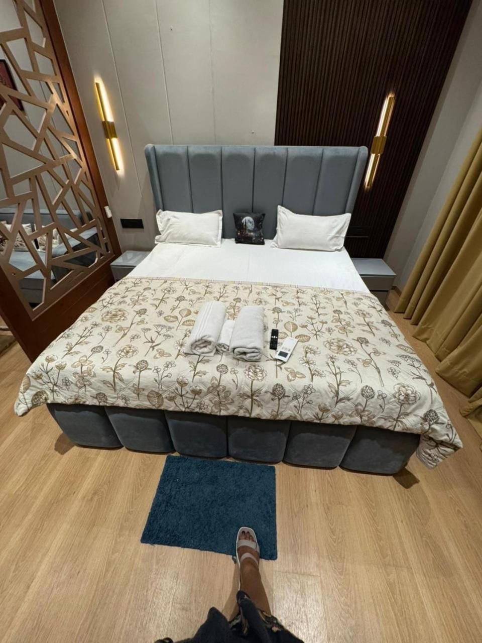 Tranquil Stay - Luxury Apartment in Noida Apartment in Noida