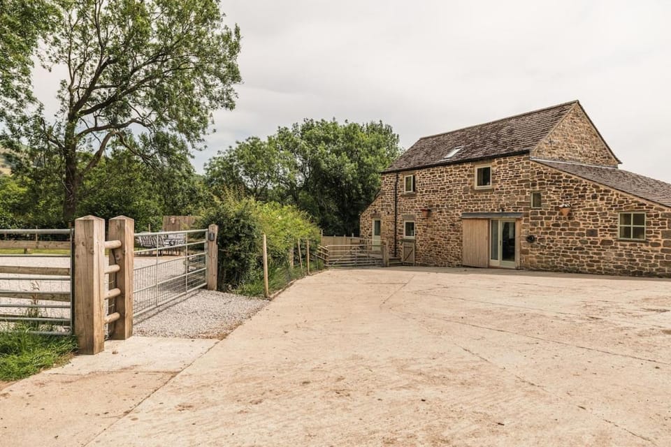 Riverside dairy farm stay House in High Peak District