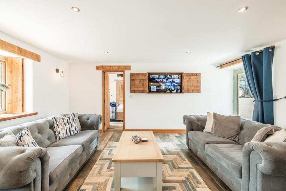 Riverside dairy farm stay House in High Peak District