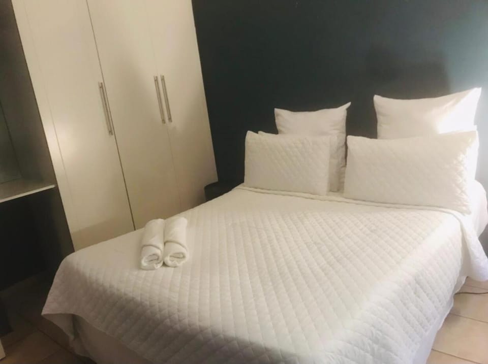 Beachfront bliss - your coastal escape awaits Apartment in KwaZulu-Natal