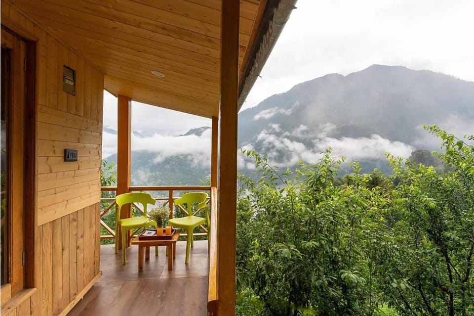View (from property/room), Balcony/Terrace, Mountain view