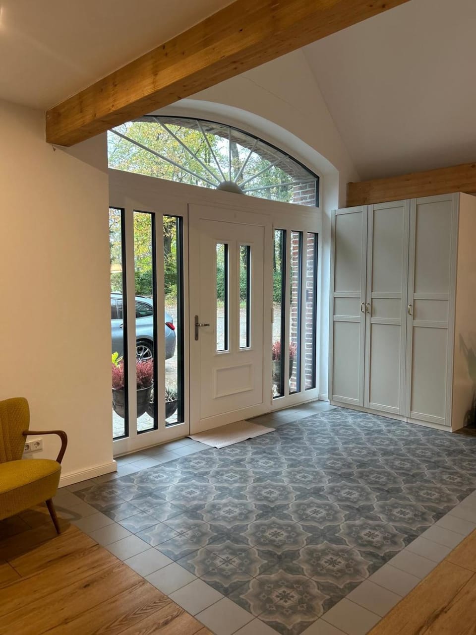 Facade/entrance