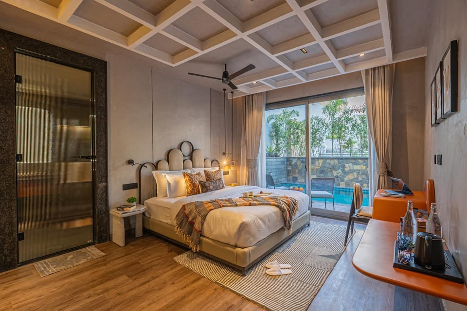 Bed, Photo of the whole room, Bedroom, Pool view