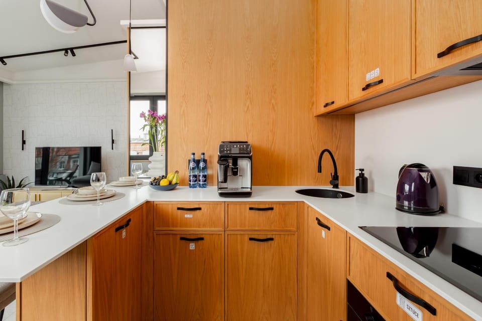 Coffee/tea facilities, Kitchen or kitchenette, dishwasher, stove