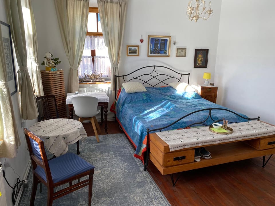 Bed, Photo of the whole room