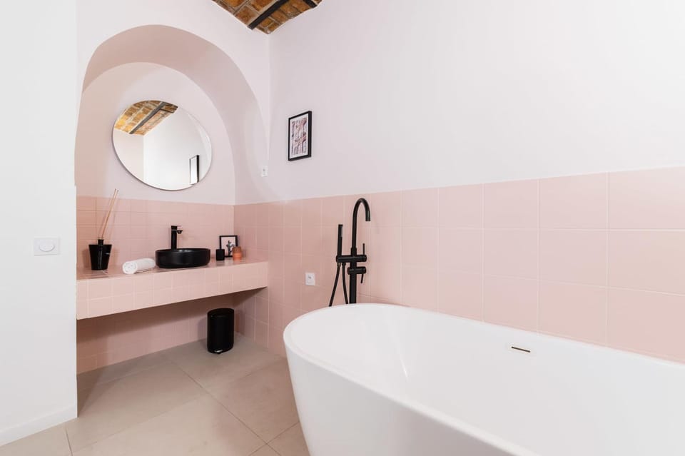 Logement Premium avec Grande Salle de Bain - 6P Apartment in Paris