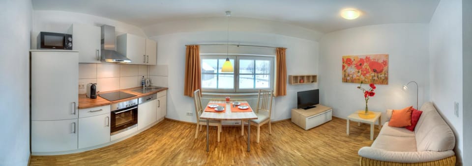 Living room, Dining area, kitchen
