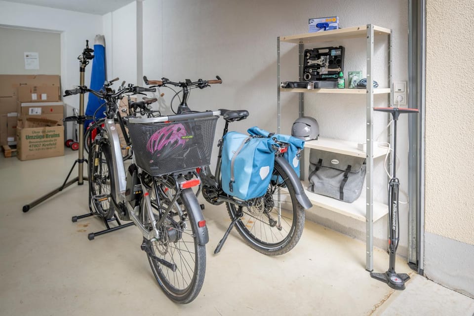 Cycling, Parking