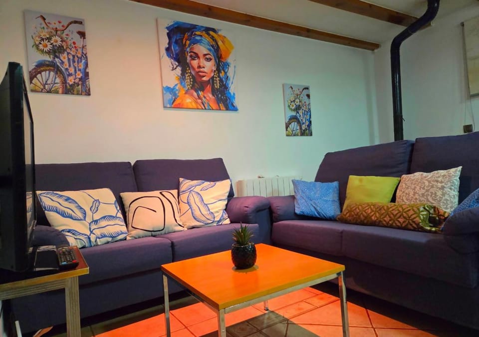 Communal lounge/ TV room, Living room