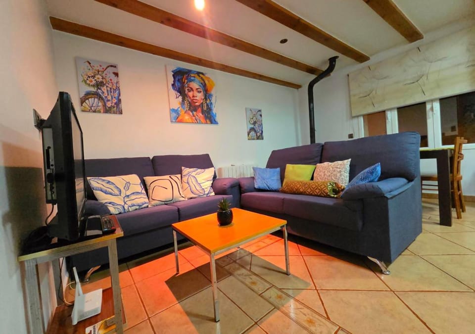 Communal lounge/ TV room, Living room, Dining area