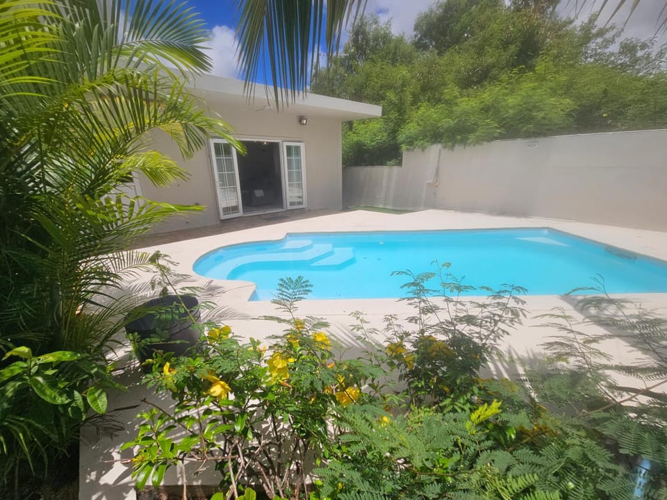 Property building, Day, Pool view, Swimming pool