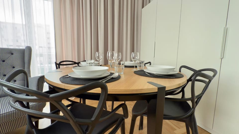 Living room, Dining area