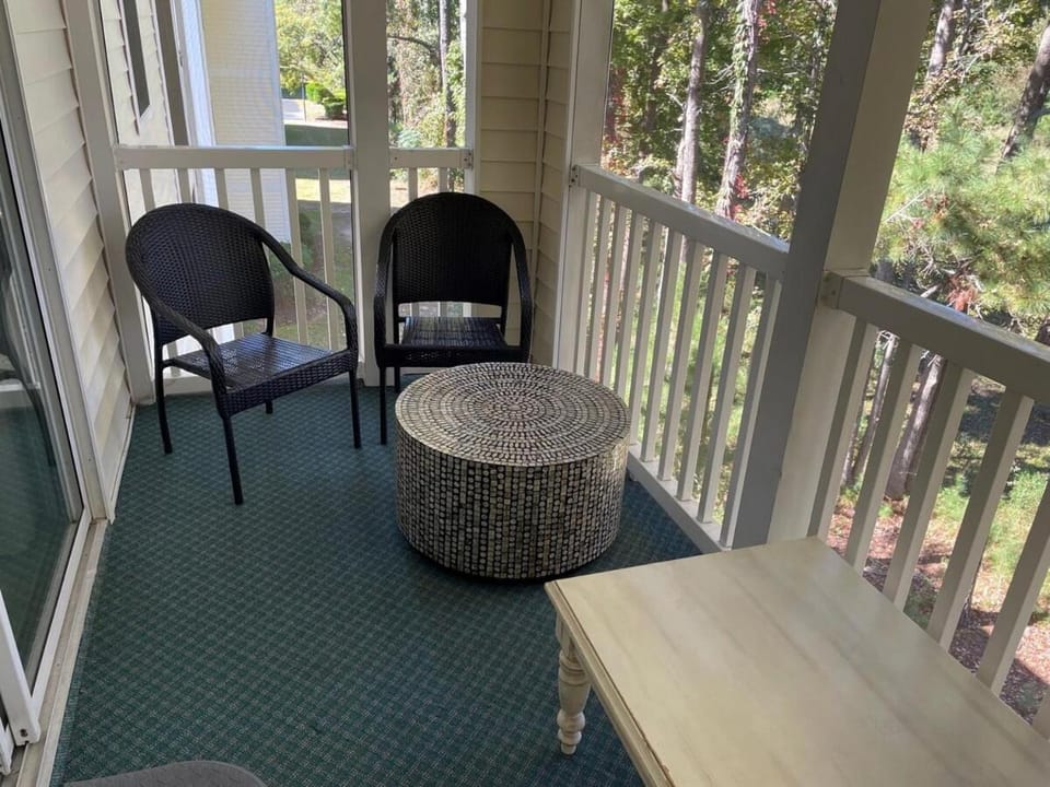 Blue Haven-BeachCondoPoolHotTub Apartment in Carolina Forest