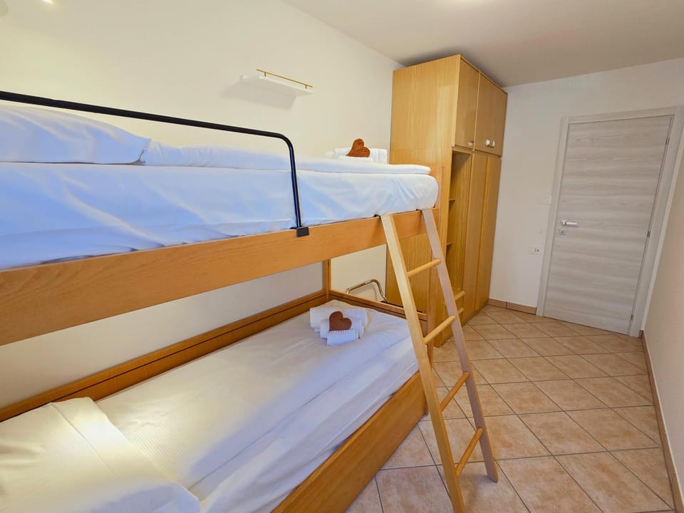 Bed, Photo of the whole room, Bedroom, towels, wardrobe