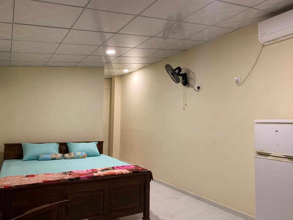 Bed, Photo of the whole room, Bedroom, air conditioner